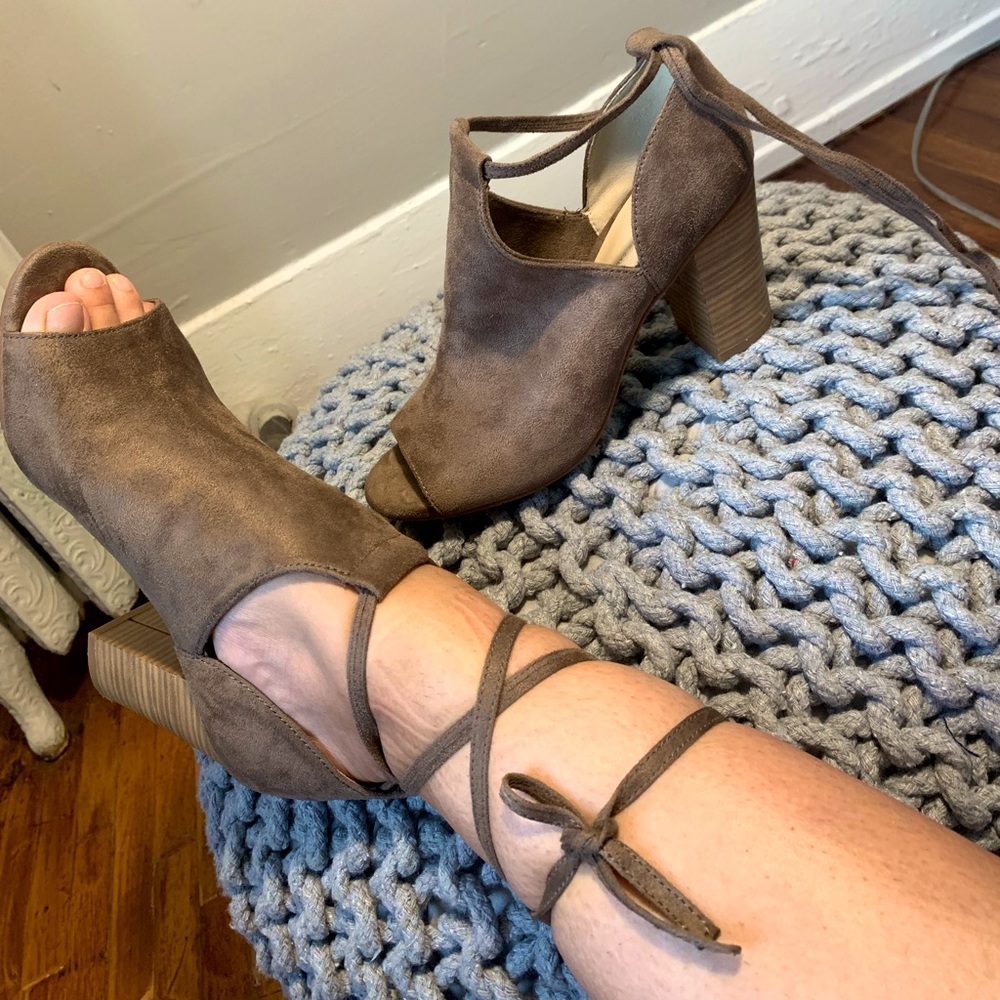 100% Vegan Tan Strappy Heals